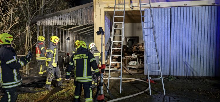 Hüttenbrand in Sarling